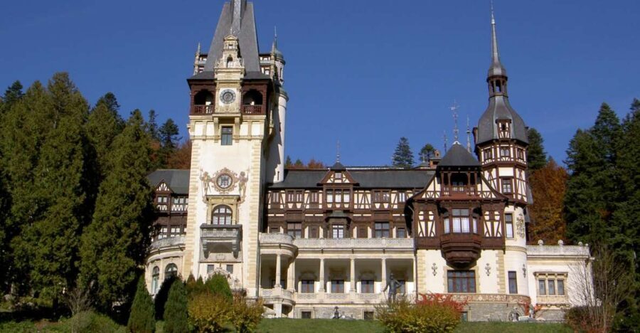 Transylvania: Cultural Full-Day Trip by Minivan - Brasov old town walking highlights you’ll feel in your legs
