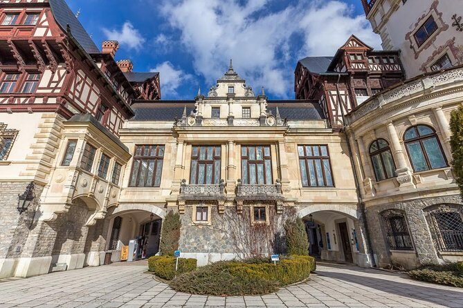 Transylvania Private Castle Day Trip from Bucharest - Bran Castle and Dracula lore: Gothic legend meets a very real crowd