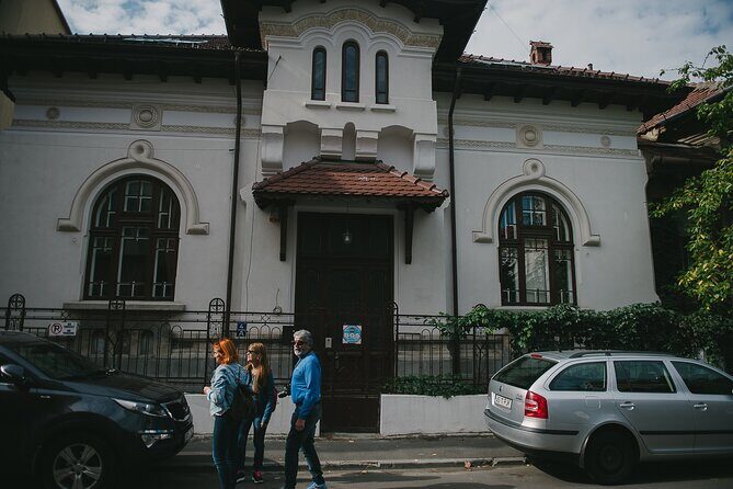 Unique Tour of Hidden Bucharest - How the guide experience really works (and why small groups matter)