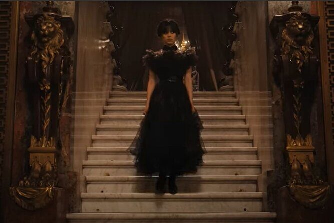Wednesday Adams Family - Visit 6 filming locations, Private tour - Comarnic train station: a shorter stop that still lands